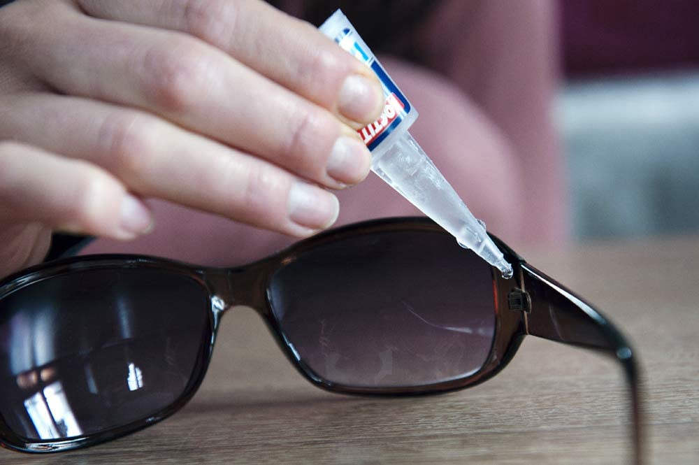 Loctite Super Glue Liquid Longneck Bottle, Clear, 0.18 fl oz Bottle, 1 Pack - Superglue for Plastic, Wood, Metal, Crafts & Repair, Cyanoacrylate Adhesive Instant Glue, Quick Dry