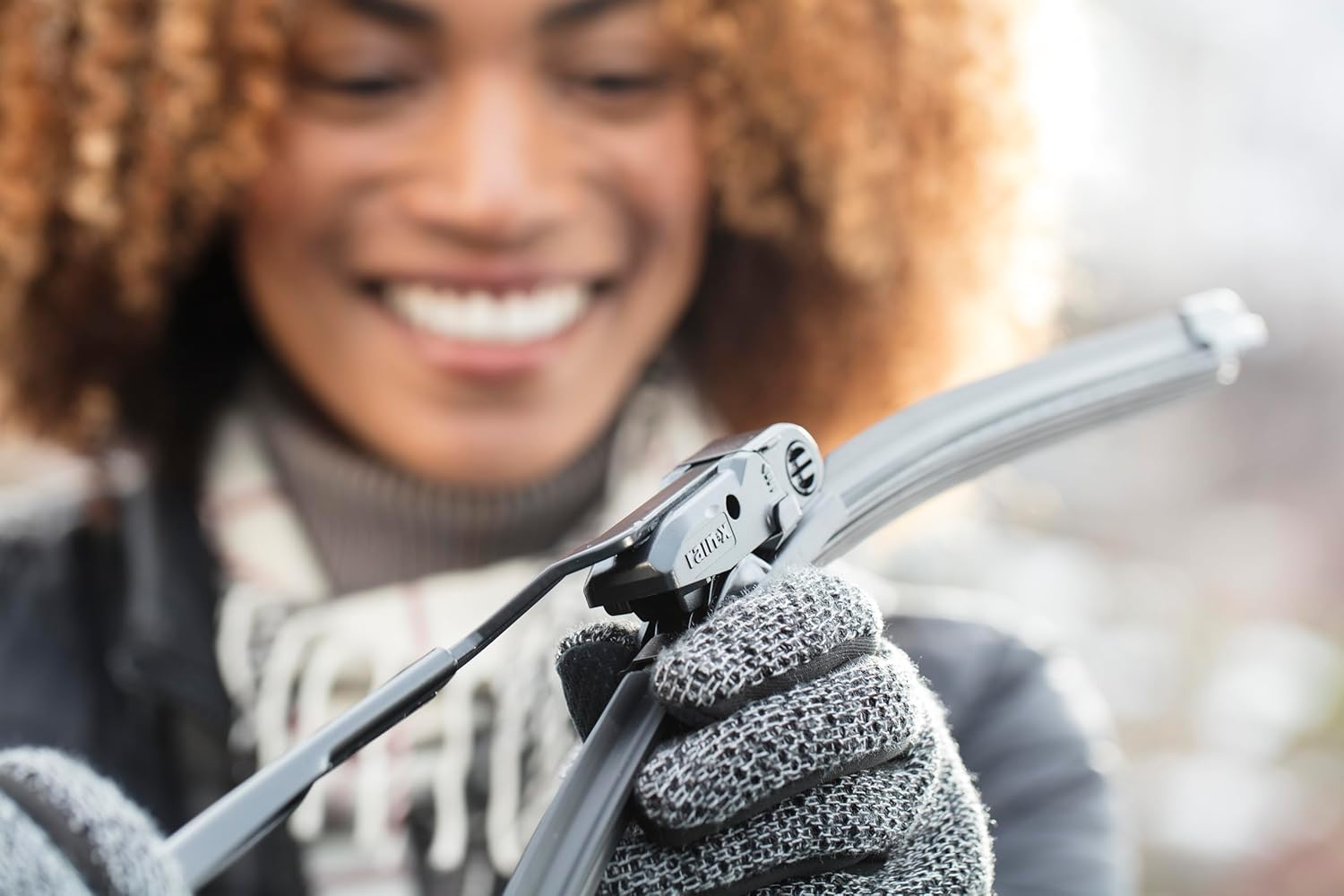 Rain-X Silicone AdvantEdge Wiper Blade 20" Windshield Wiper Blades Replacement, All-Weather Performance Lasts 2X Longer, Premium Beam, Installock Adapter for Easy Fit (Pack of 1)