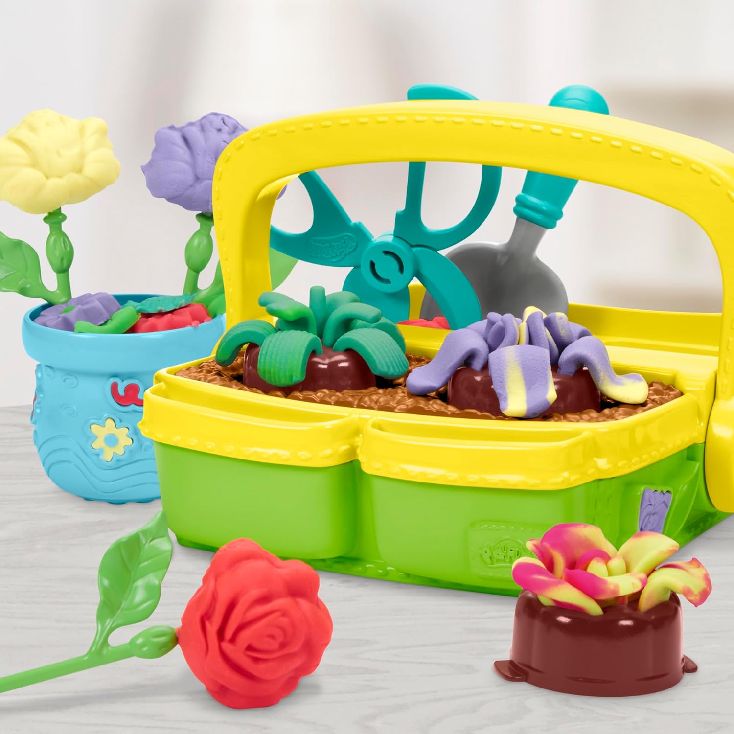 Play-Doh Blooming Flower Garden Toy Playset, Nature Pretend Play, Kids Arts & Crafts, Christmas Stocking Stuffer Gifts, Ages 3+