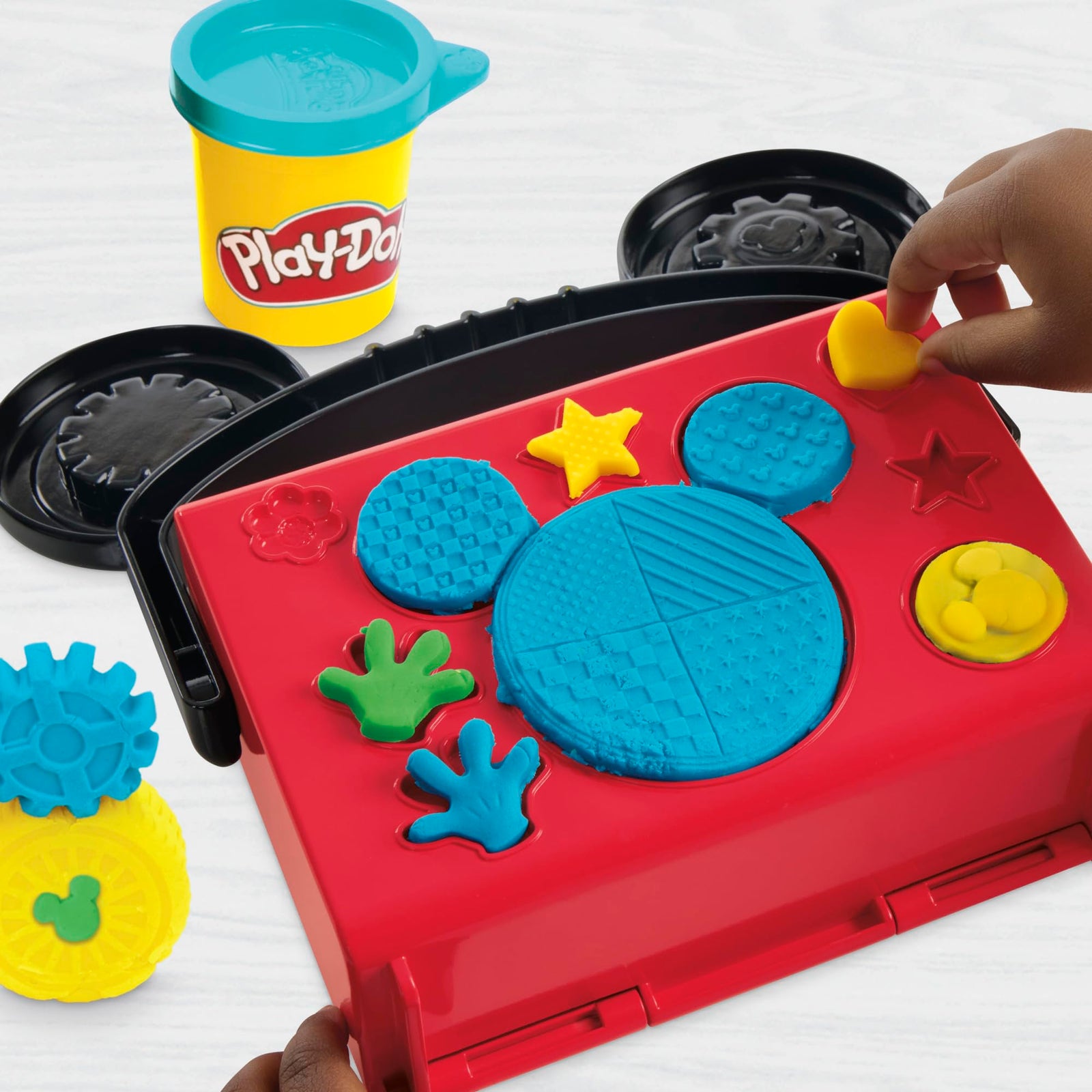 Play-Doh Disney Junior Mickey Mouse Clubhouse, On-The-Go Garage Mickey Mouse Playset, Arts & Crafts Preschool Toys for Kids 2+
