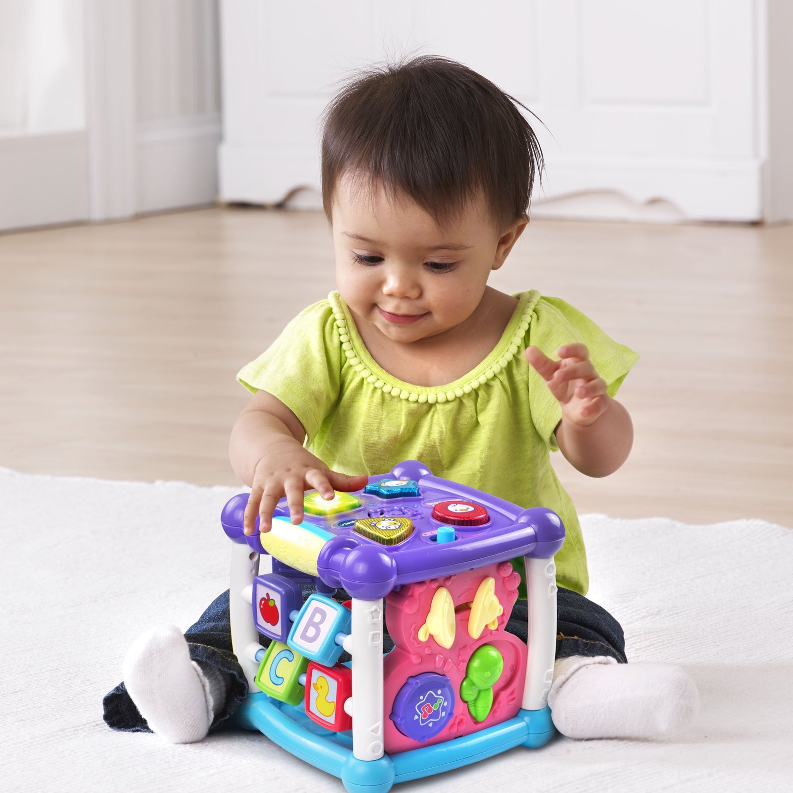 VTech Busy Learners Activity Cube (Frustration Free Packaging)