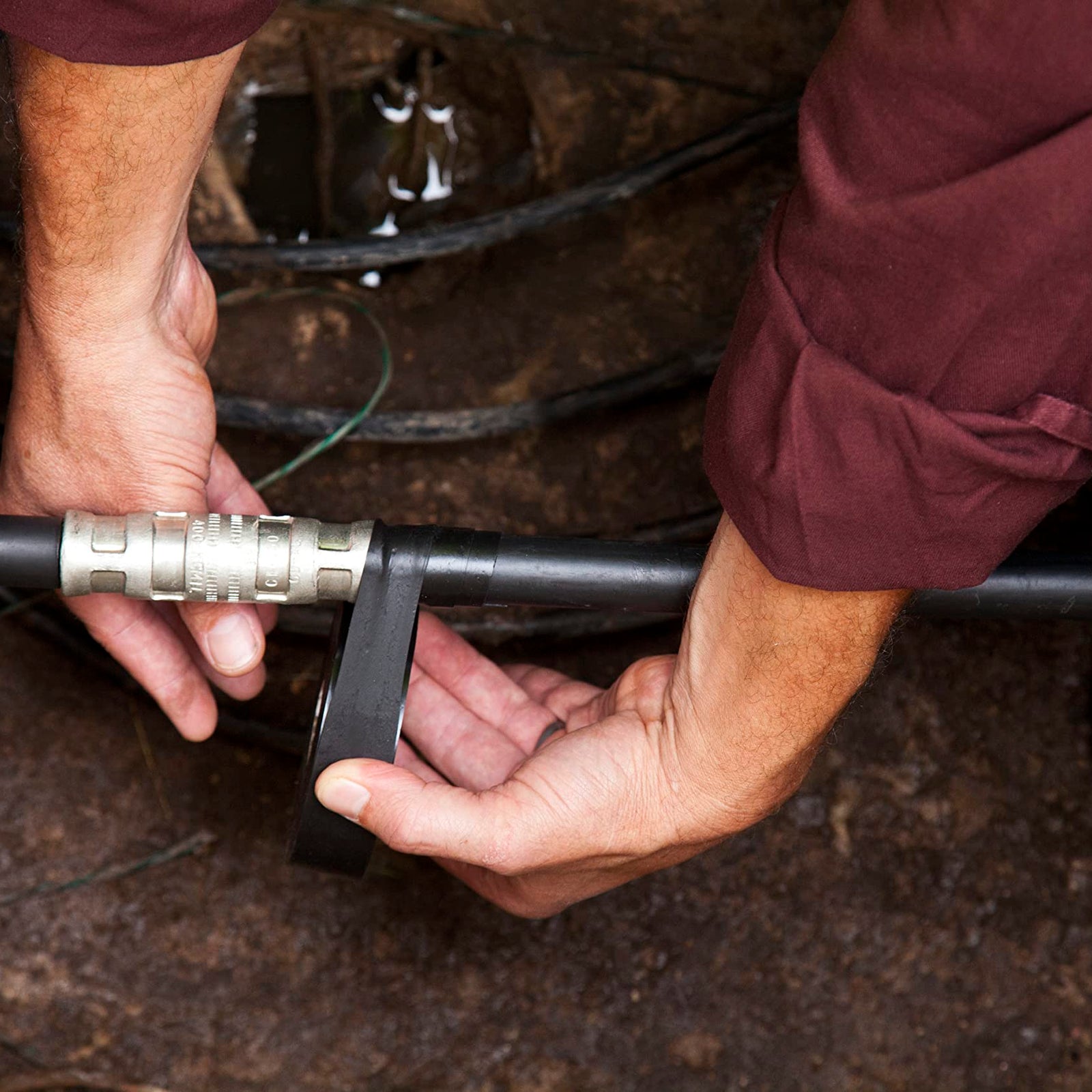 3M Scotch Vinyl Electrical Tape Super 88, 1-1/2 in x 36 yd (108 ft), Black, 1 Long Roll, Premium Grade, Rubber Resin Adhesive, PVC Backing, All-Season Heavy Duty Electric Tape